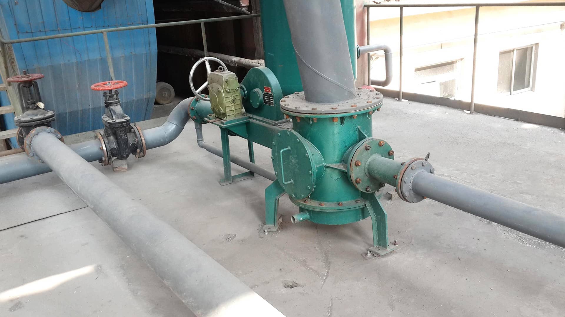 集裝箱卸灰粉體輸送技術(shù)參數(shù)及輸送系統(tǒng)工藝