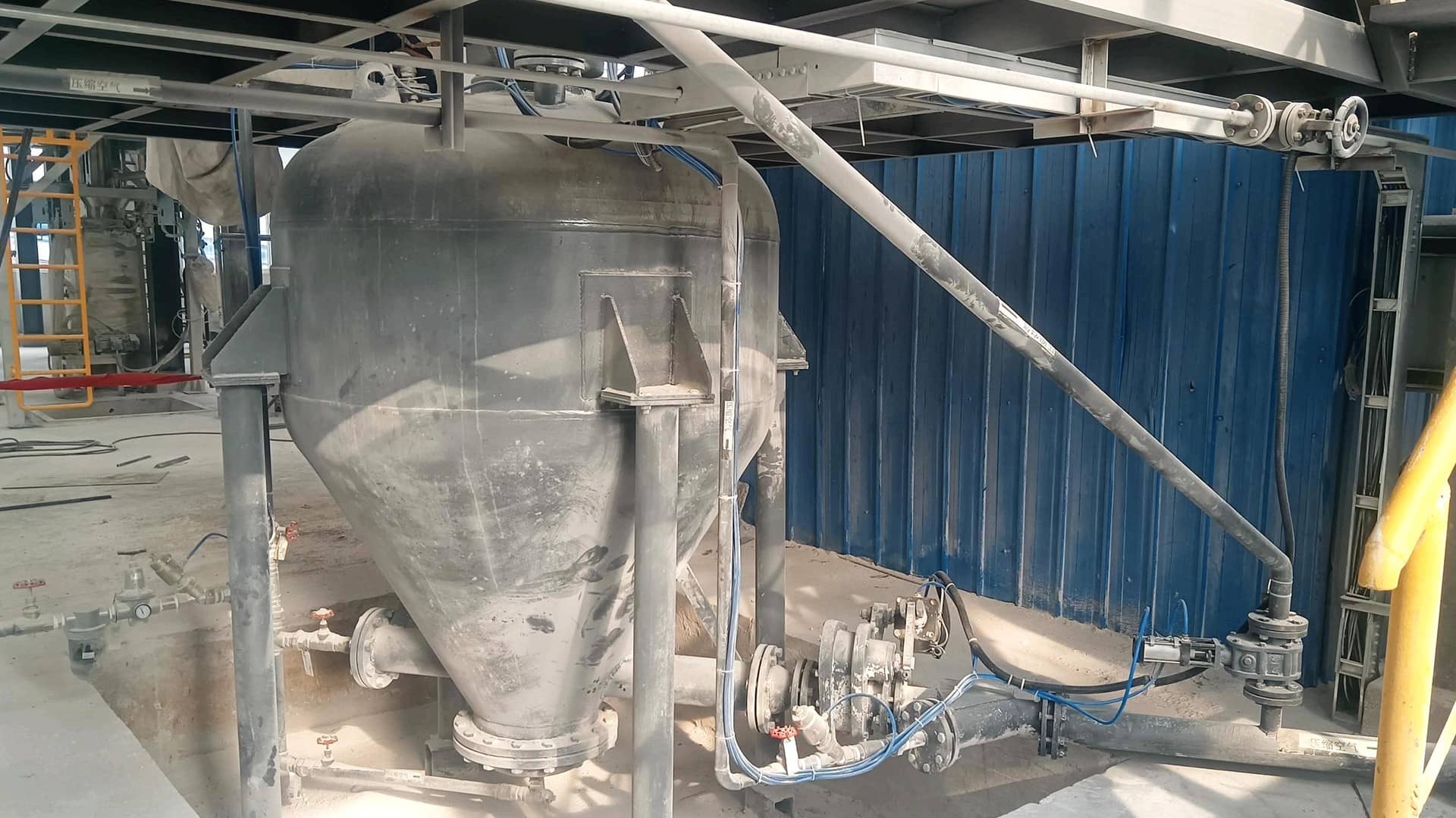 灰塵物料輸送系統(tǒng)工作原理(圖1)